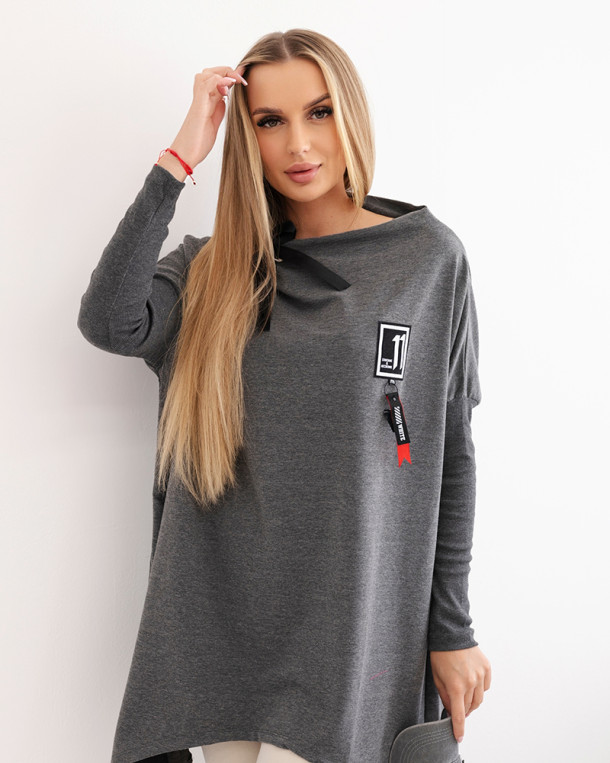 Bluza oversize z asymetrycznymi bokami