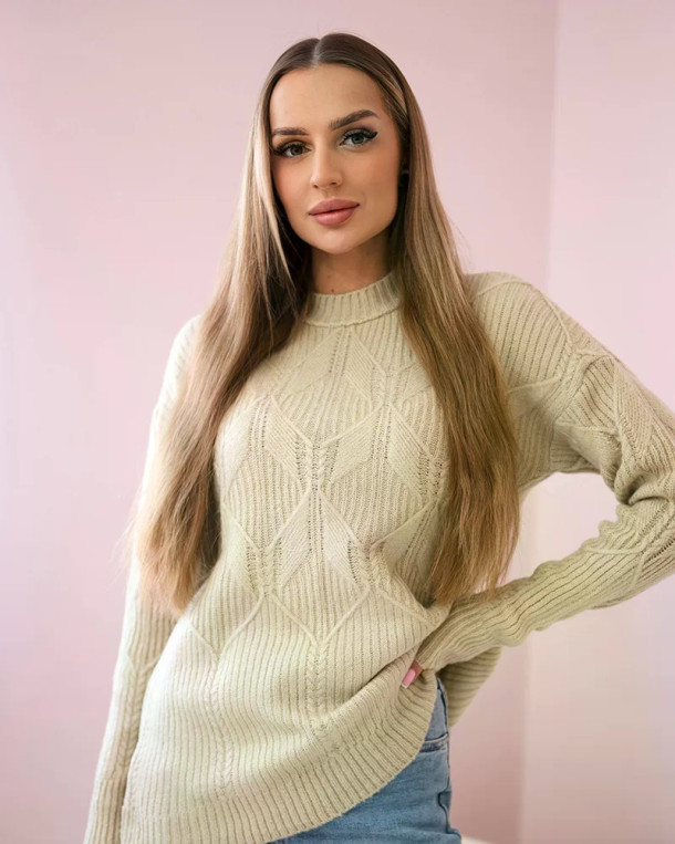 Sweter wkładany przez głowę z modnym splotem